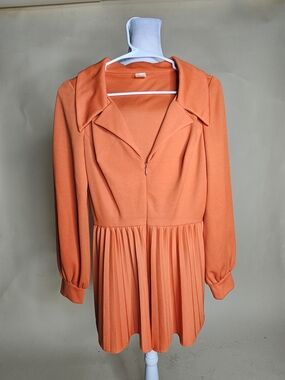 Vintage 60s/70s Orange Long-Sleeve Pleated Women's Romper/Playsuit